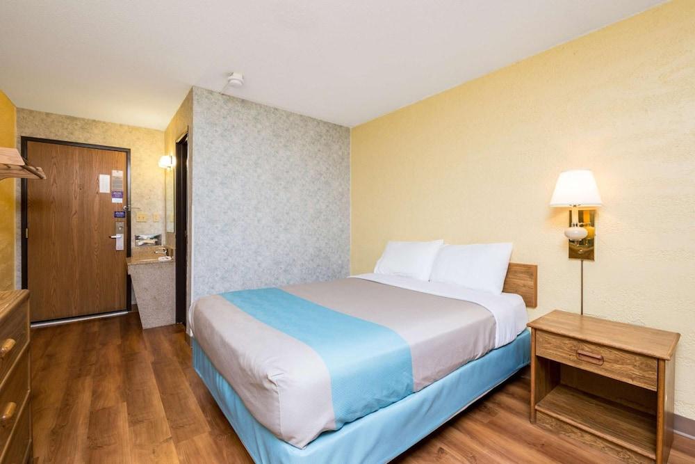 Motel 6-Cedar Rapids, Ia - Airport Exterior photo